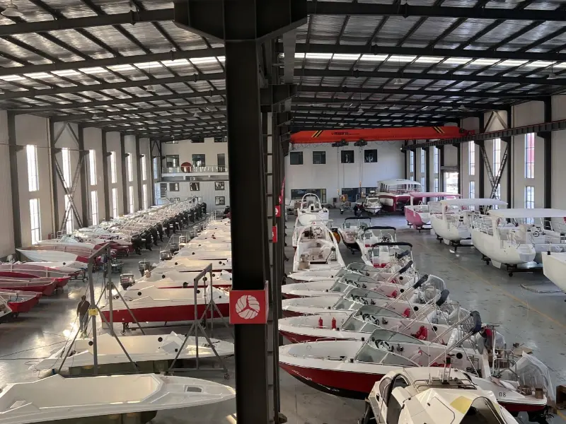 Яхта Lawada® даставіць 42 камплекты хуткасных лодак, зробленых на заказ, спецыяльна распрацаваных для водных умоў горнай гары BIJIA.